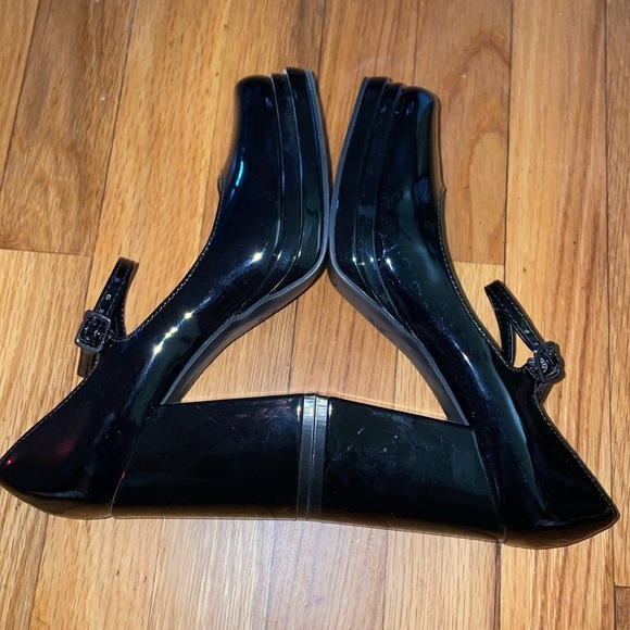 BCBGeneration Black Patent Marcy Mary Jane Block Heel Platform shoes.  Size 7. - Picture 6 of 9